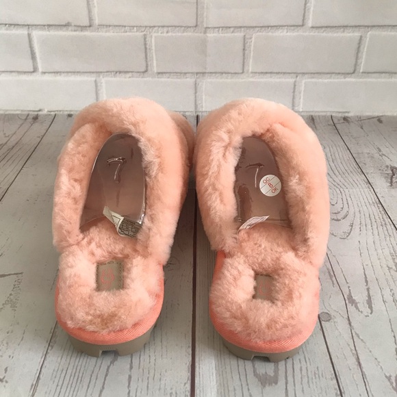 Ugg fuzzette Slippers - Picture 3 of 4